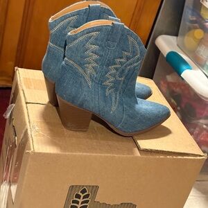 Stylish Blue Denim Western Ankle Boots